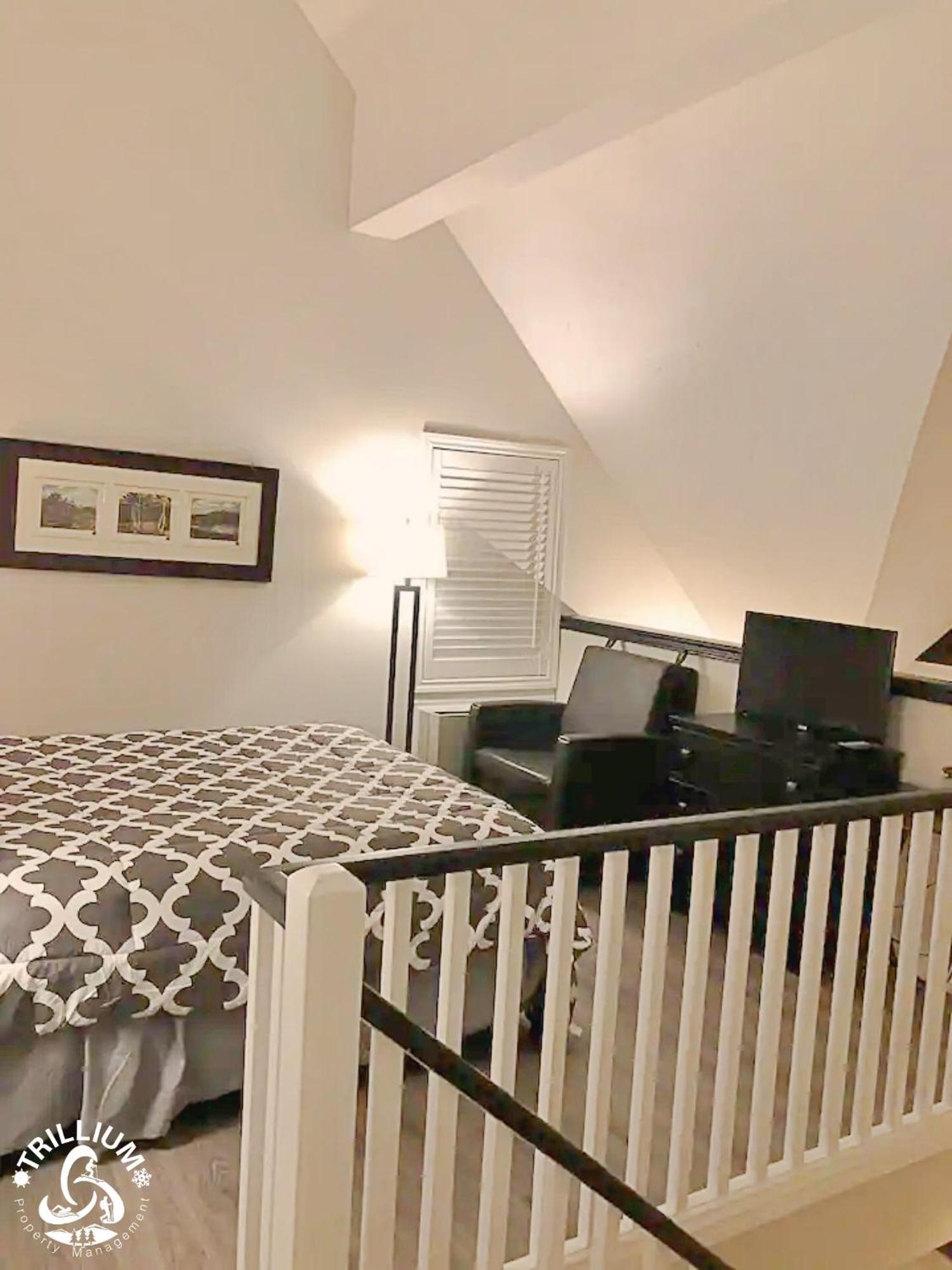 Blue Mountain, Collingwood - Loft Condo, Sleeps 4 블루마운틴 외부 사진